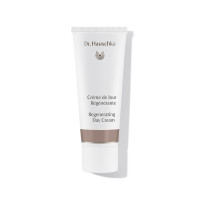 Crème de Jour Régénérante Dr. Hauschka : Soin lissant pour le visage, pour une peau visiblement plus lisse Crème de Jour Régénérante Dr. Hauschka